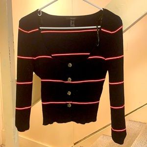 Black, red and white long sleeve croptop!